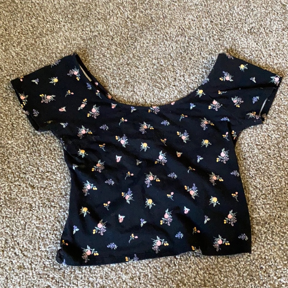 Crop top.